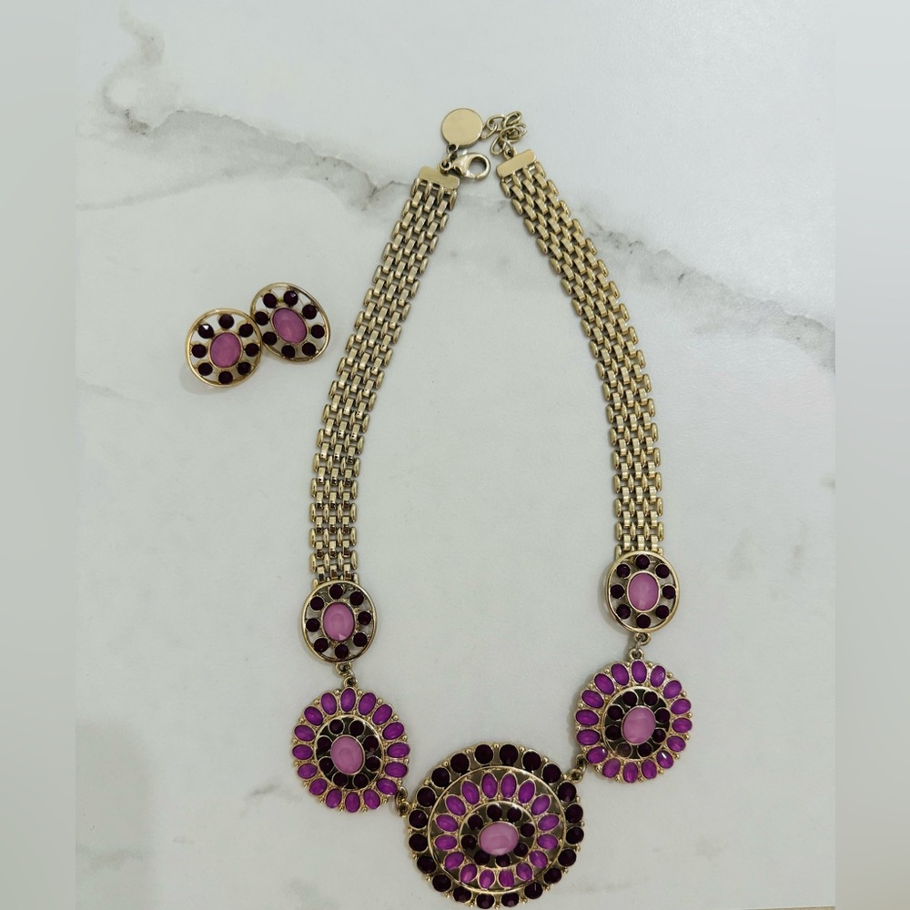White House  black Market statement necklace with matching earring’s.